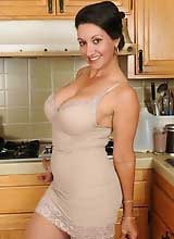 a milf living in Rockford, Illinois